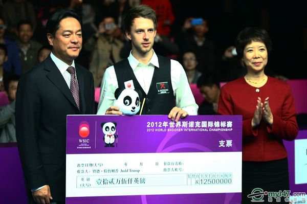 他的角色定 他的角色定